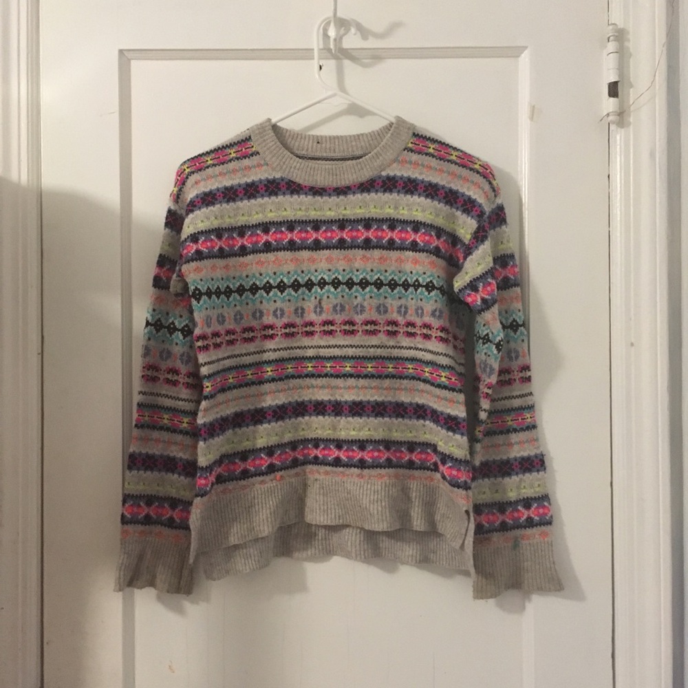 Patterned woolen sweater